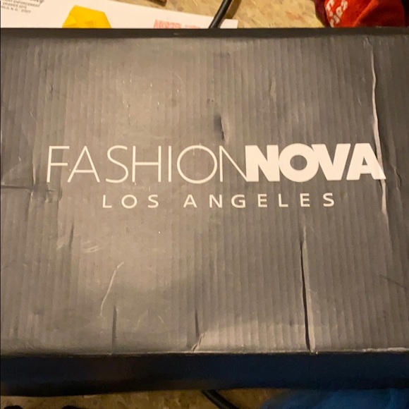 Fashion nova platform slippers - Picture 2 of 2